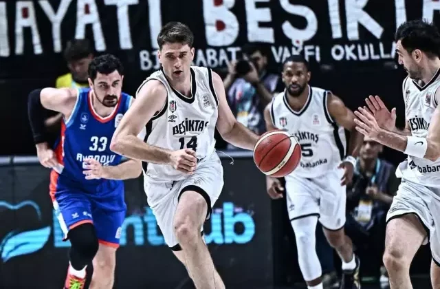 Beşiktaş Fibabanka’dan Anadolu Efes’e 27 sayılık dev fark