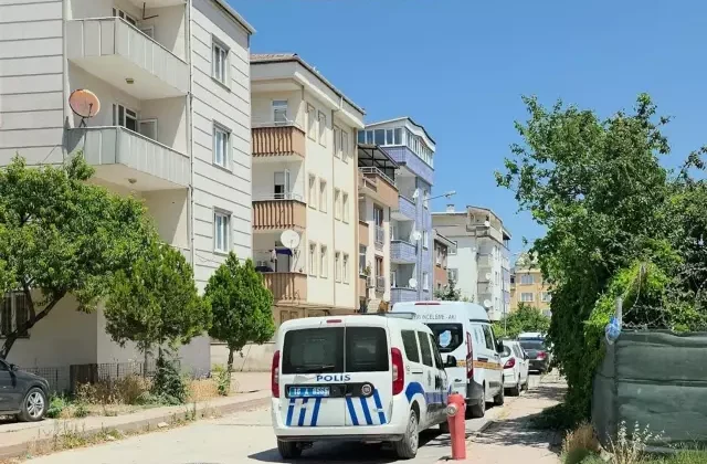Bir aylık bebek beşiğinde ölü bulundu