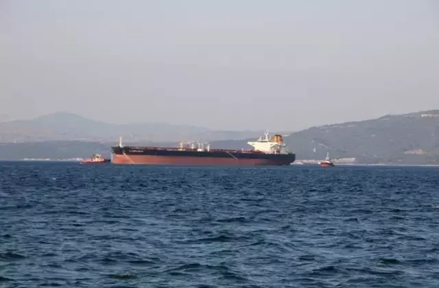 Çanakkale Boğazı’nda tanker arızası! Trafiğe kapatıldı