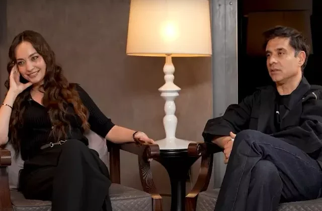 Cansel Elçin’den esprili çıplak sahne açıklaması: Artık giyinik oynayamıyorum