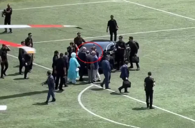 CHP’liler Cumhurbaşkanı Erdoğan’ı karşılayan isme tepkili! “Partiden atılsın” diyen bile var
