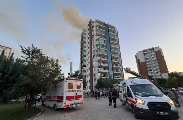 Diyarbakır’da 13 katlı apartmanda yangın: 2’si çocuk, 3 kişi hayatını kaybetti