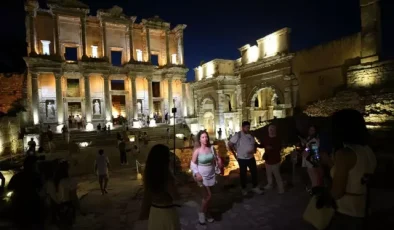 Efes Antik Kenti’nde gece müzeciliği başladı