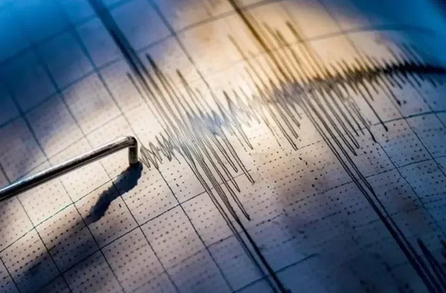 Ege Denizi’nde 5 büyüklüğünde deprem