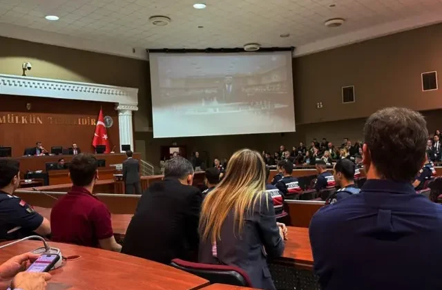 Ekrem İmamoğlu hakim karşısında! 2 ay sonra ilk kez görüntülendi