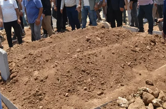 En büyüğü 26 yaşında! 3 kardeş yan yana toprağa verildi