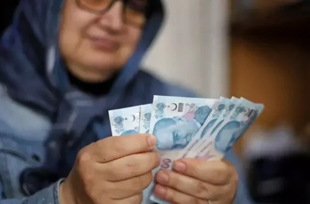 En düşük emekli maaşı için harekete geçiliyor! İşte kulislerdeki rakam