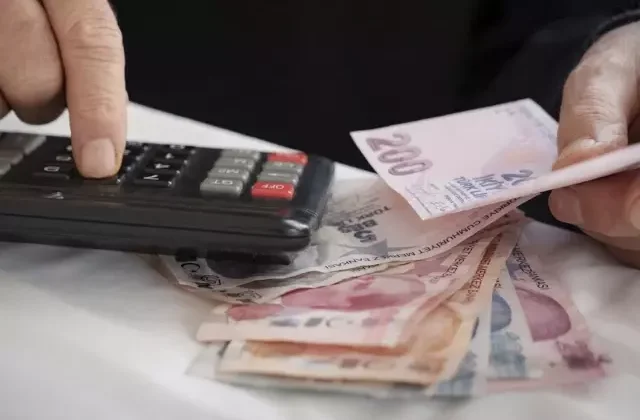 En düşük emekli maaşını 35 bin liraya çıkaracak dava!
