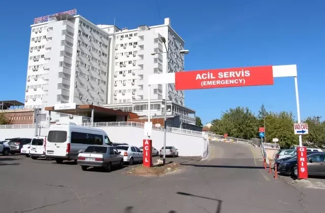 Evinde başından vurulmuş halde bulunan genç kadın hayatını kaybetti