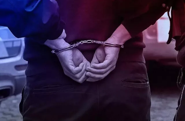 Evinde uyuşturucu bulunan ilkokul müdür yardımcısı görevden uzaklaştırıldı