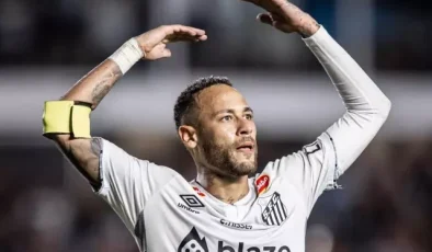 Fenerbahçe ile anılan Neymar imzayı attı
