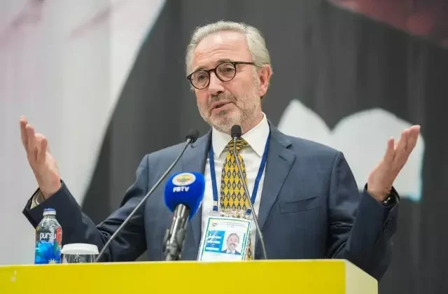 Fenerbahçe’de Hamdi Akın’dan istifa iddialarına jet hızıyla cevap