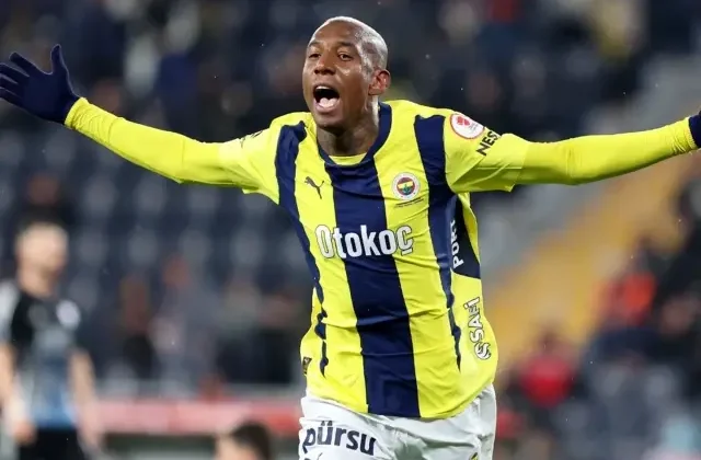 Fenerbahçe’de neler oluyor! Taraftar transfer beklerken takımın yıldızı da ayrılıyor
