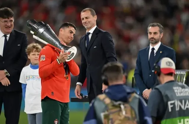 Fenerbahçe’nin eski yıldızı Cristiano Ronaldo ile takım arkadaşı olma yolunda