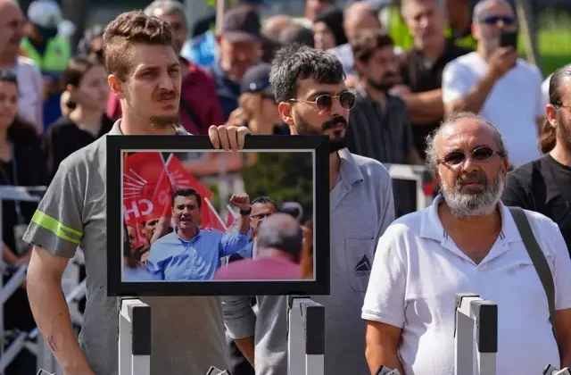 Ferdi Zeyrek’e veda! Özgür Özel gözyaşlarına boğuldu