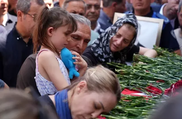 Ferdi Zeyrek’in ikiz kızlarının son isteği herkesi ağlattı