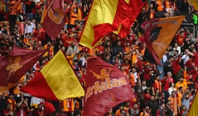 Galatasaray 3 isme teşekkür ederek yollarını ayırdı