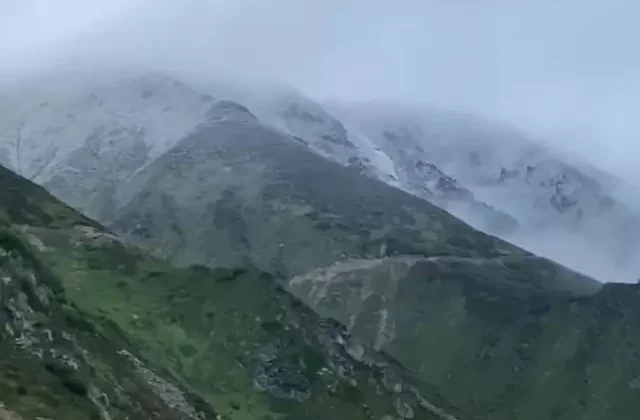 Görüntü Türkiye’den! Haziran ayında beyaza büründü