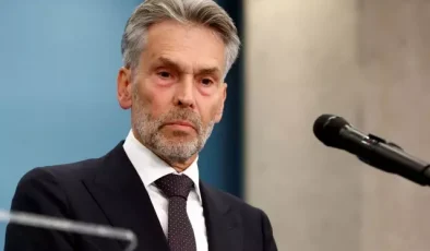 Hollanda Başbakanı Dick Schoof istifa etti