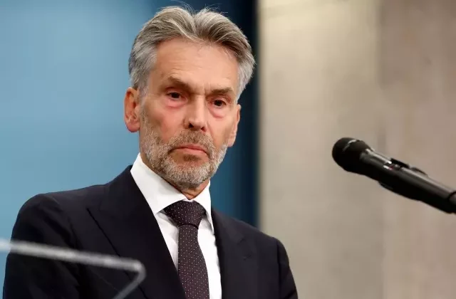 Hollanda Başbakanı Dick Schoof istifa etti