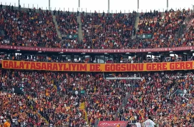 İlk görüşme gerçekleşti! Galatasaray’ın eski yıldızı Beşiktaş’a imzayı atıyor
