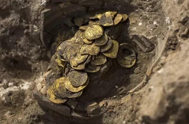 İnşaat işçileri gizli hazine buldu, yaptıkları paylaşım başlarına iş açtı