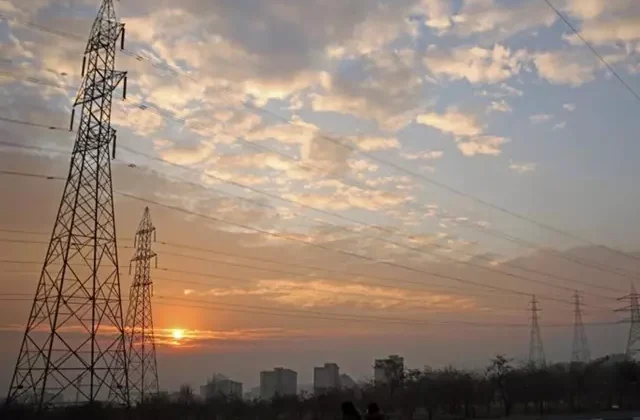 İran’da enerji krizi! Hükümet 160 kurumun elektriğini kesti