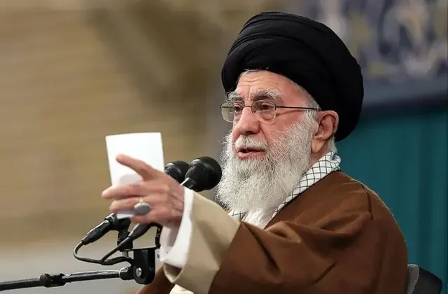 İran’ın dini lideri Ali Hamaney kimdir ve ailesi ne kadar güçlü?