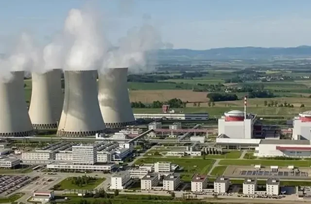 İsrail, İsfahan’daki nükleer enerji santraline saldırdı