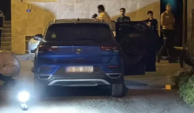 İstanbul’da otomobilde kanlı infaz