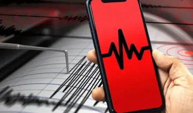 İstanbulluları gece uykusundan uyandıran deprem bildirimi
