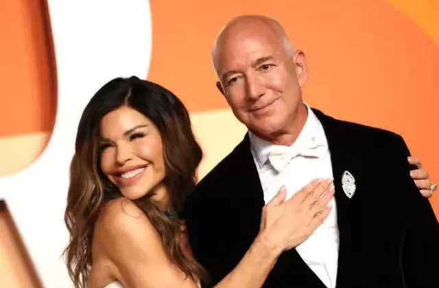Jeff Bezos’un Venedik’teki düğünü protesto edildi