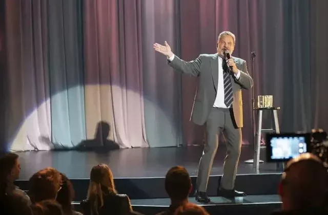 Jeff Garlin nakit alamadı, sahneye çıkmadı
