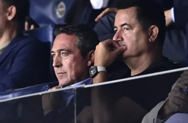 Kesenin ağzı açıldı! Fenerbahçe’den dünyaca ünlü futbolcuya büyük teklif