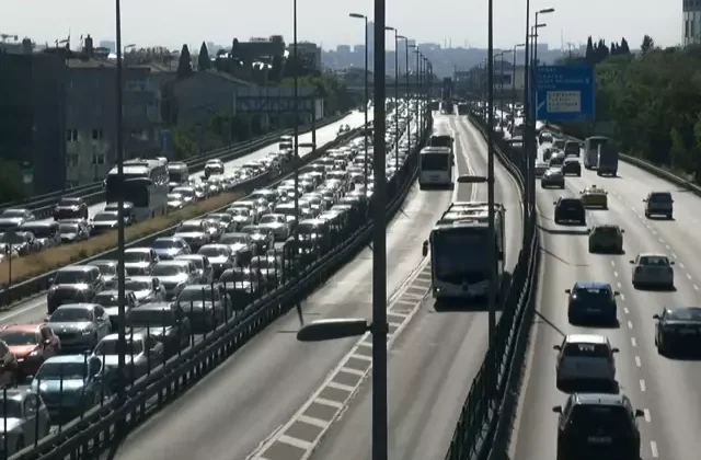 Kurban Bayramı arifesinde trafik durma noktasına geldi