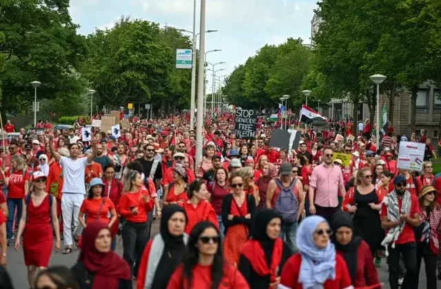 Lahey’de son 20 yılın en büyük protestosu! 150 bin kişi Filistin için sokaklara indi