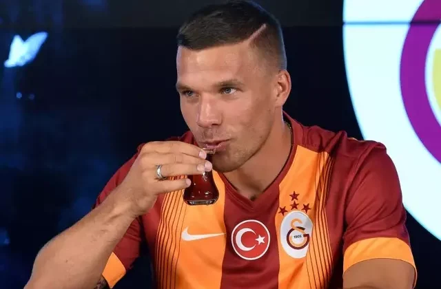 Lukas Podolksi’nin Sane paylaşımına yorum yağıyor
