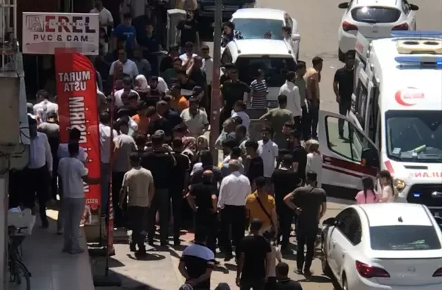 Maaşını alamadı, eczacıyı öldürdü