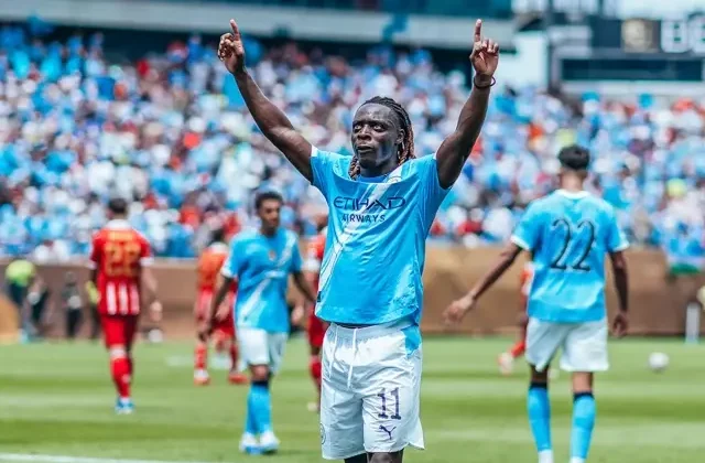 Manchester City yıldızlarıyla 3 puana uzandı