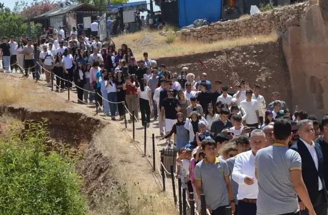 Mardin’e Kurban Bayramı’nda turist akını! Yer bulamayanlar komşu kentlerde kalıyor