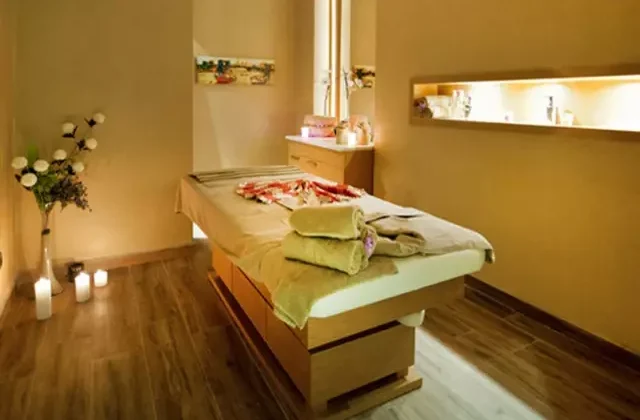 Masaj salonlarına operasyon! 15 gözaltı