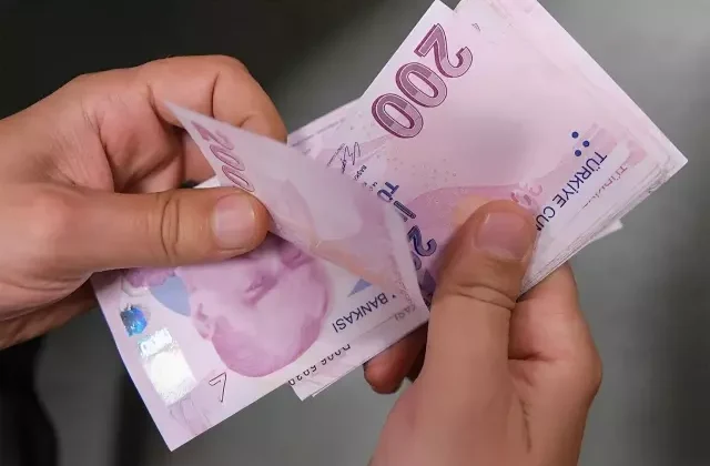 Memur ve emeklilerin maaş zammını etkileyecek enflasyon verileri açıklanacak