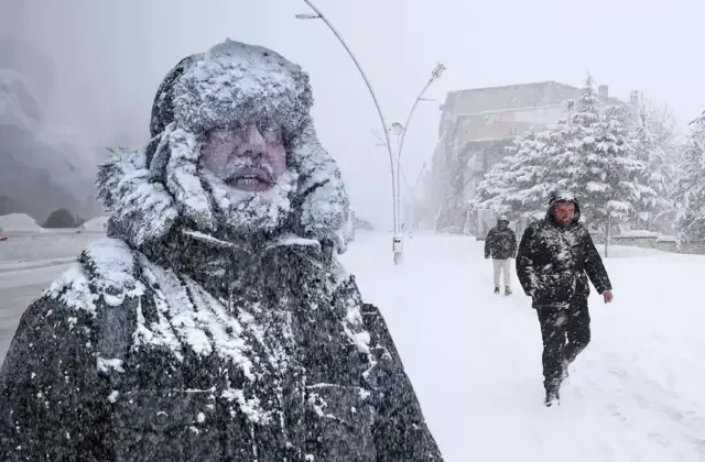 Meteoroloji uzmanları tarih verdi! 2 bölgeye yoğun kar yağışı geliyor