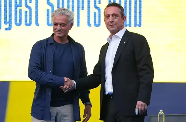 Mourinho ile bile görüşmüş! Fenerbahçe 30 milyon euro teklif ettiği golcüden ret yedi