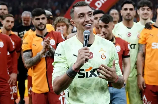 Muslera yeni takımını açıkladı: 14 yıl sonra yeni kulüpteyim