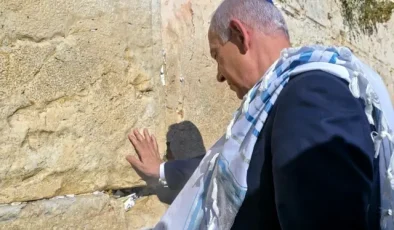 Netanyahu, Trump’a Ağlama Duvarı’nda dua etti, dünyanın beklediği mesajı da verdi