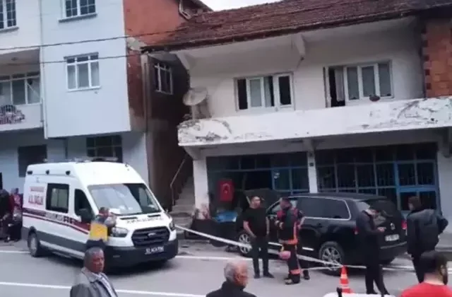 Ordu’da kaldırımda bekleyen iki kişi cipin çarpması sonucu hayatını kaybetti