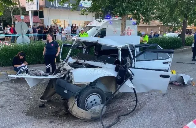 Otomobili hurdaya çeviren ölümlü kazanın görüntüleri ortaya çıktı