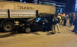 PÖH öğrencilerinin bulunduğu araç tıra çarptı! 2 kişi hayatını kaybetti, 3 kişi yaralandı