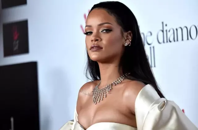 Rihanna’nın babası hayatını kaybetti